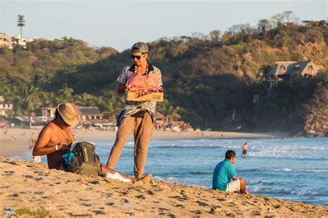 mujeres desnudas en la playa|Fotos voyeur en la playa